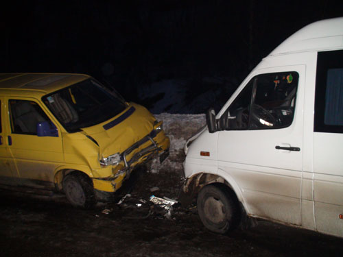 Foto: accident Cavnic - microbuze (c) eMaramures.ro